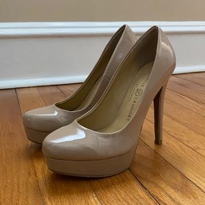 Chinese Laundry nude pumps